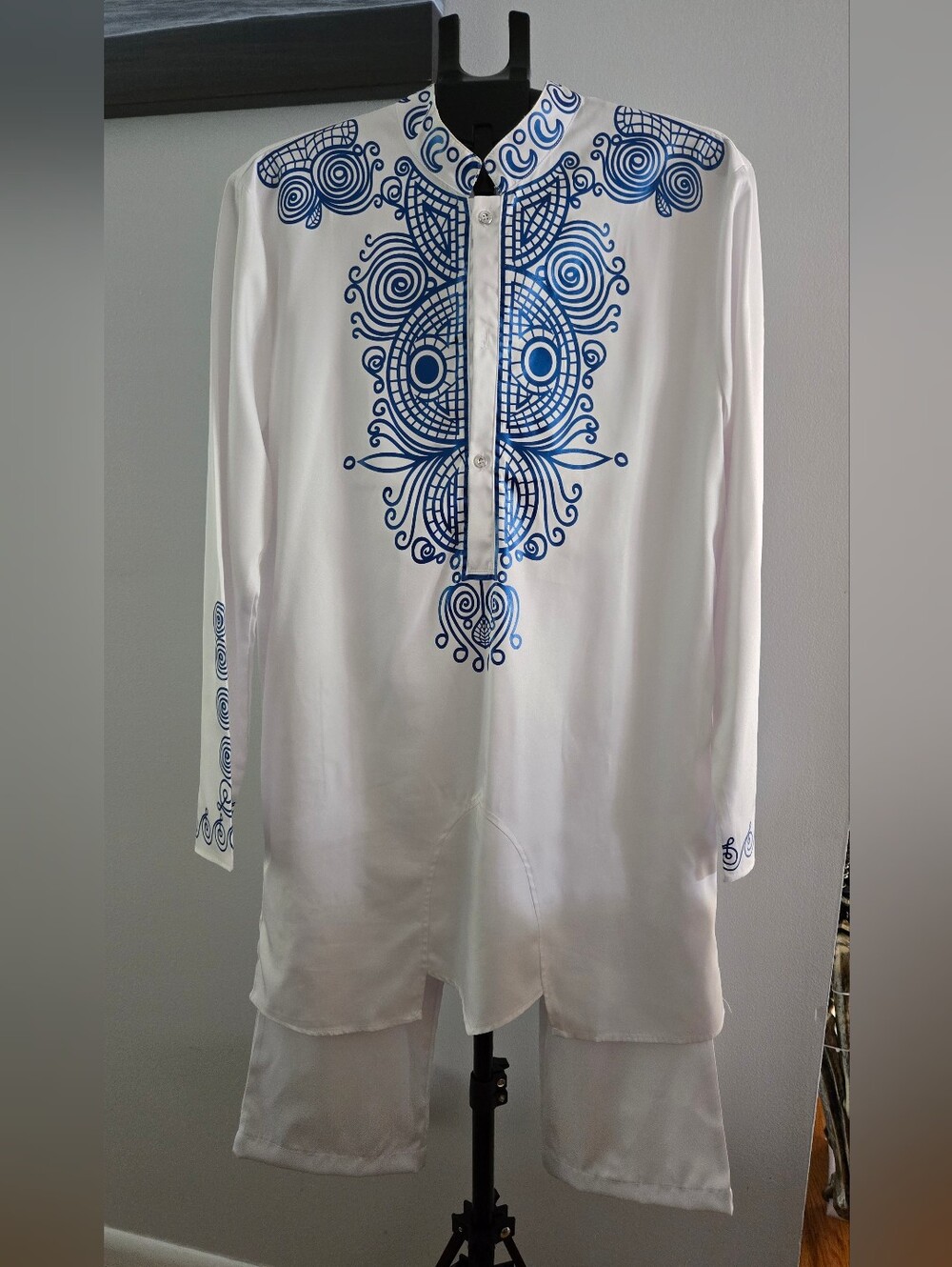 White and Blue African Dashiki Tunic and Pants Set